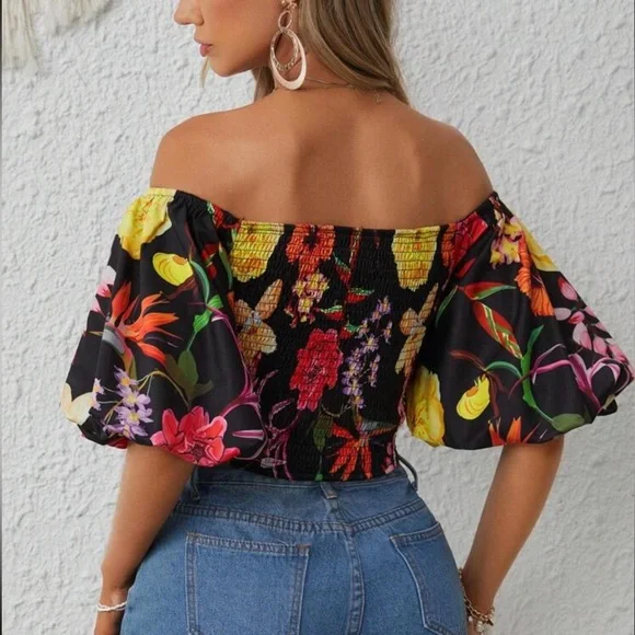 Floral Puff Sleeve Crop Top - Picture 2 of 7
